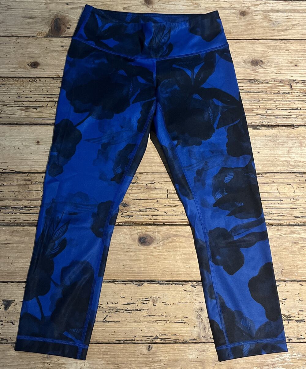 Lululemon Womens Size 4 Jumbo Inky Floral Black Inkwell Wonder Under Crop II
